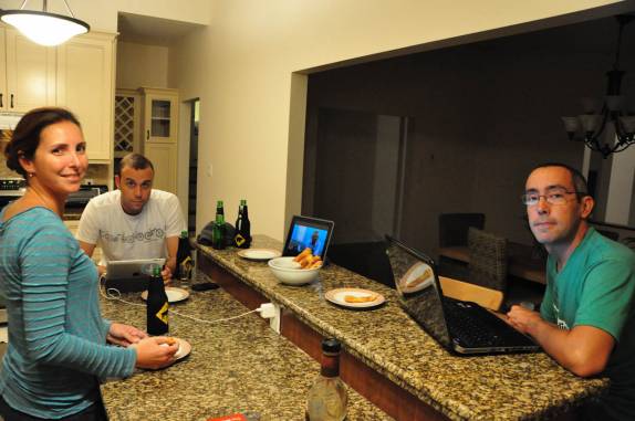 Descontração e conversa boa na casa do Alê e da Dani em Markham, subúrbio de Toronto, no Canadá